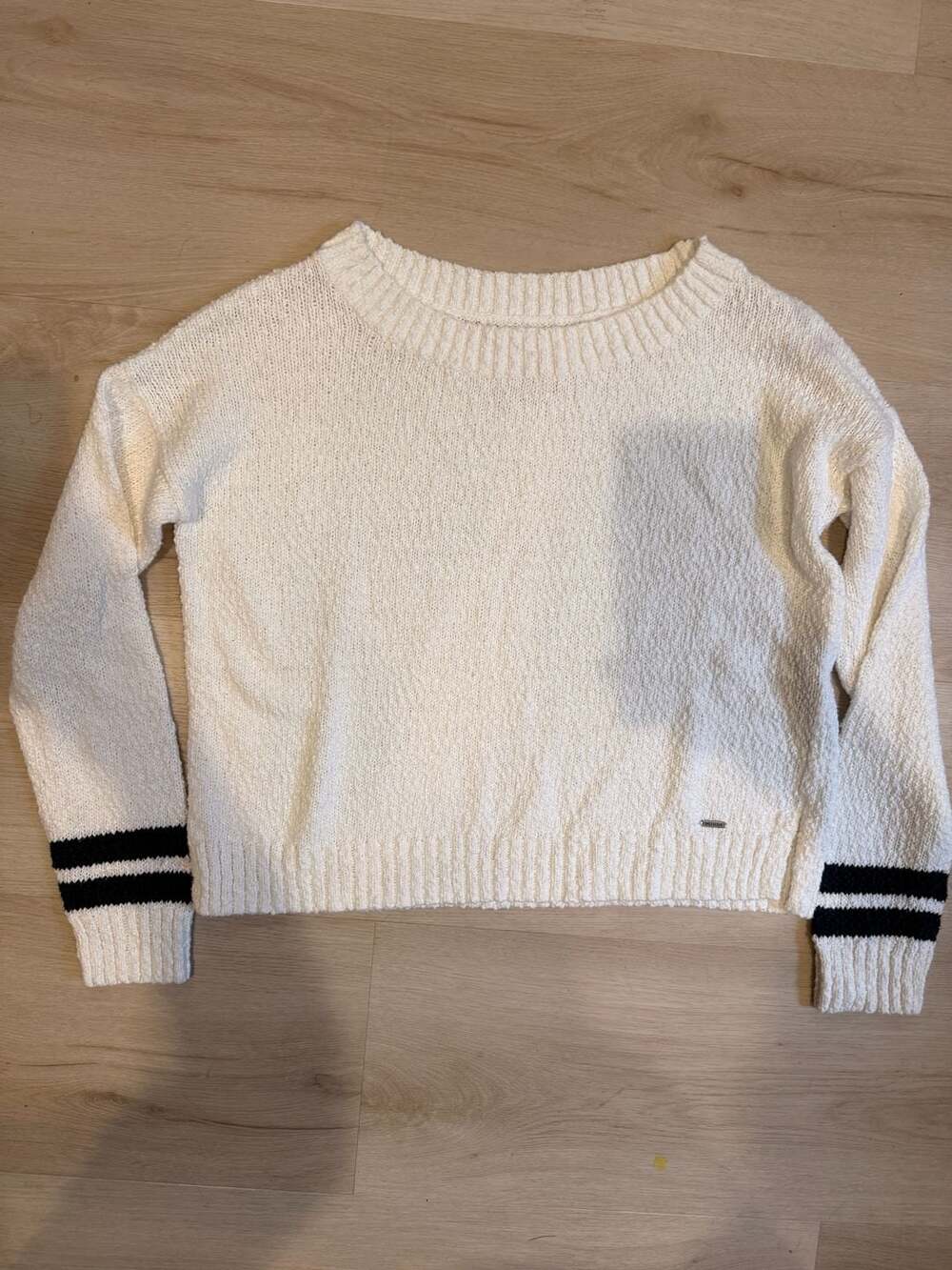 Hollister Sweater Size S White Knit Striped Sleeves